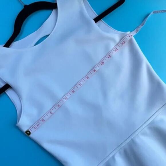 NWOT Boulee Women's White Crew Neck Open Back Peplum Sleeveless Top Size 2 - Picture 10 of 11